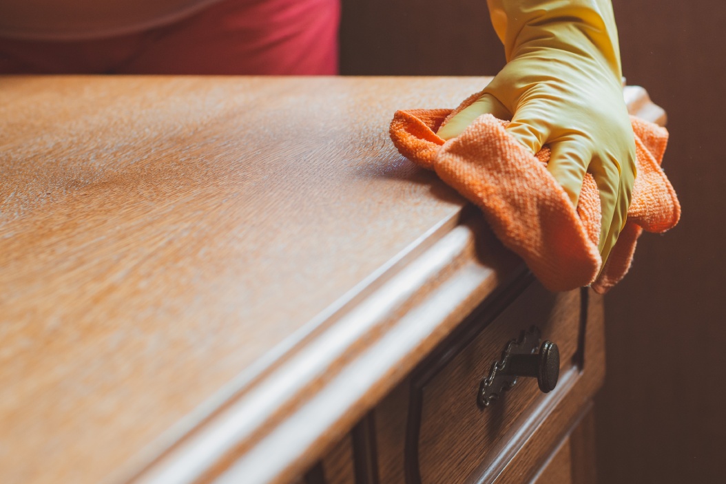 Cleaning wooden furniture